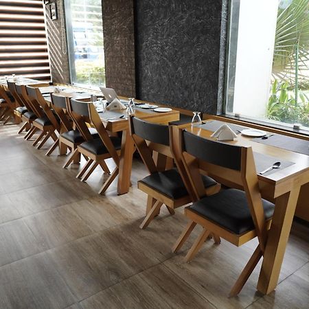 Kent Baywatch Suites Kochi Kültér fotó
